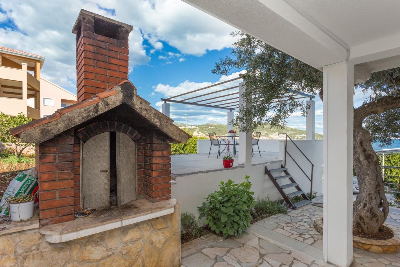 Apartments By The Sea Poljica, Trogir - 19316 Marina Ngoại thất bức ảnh