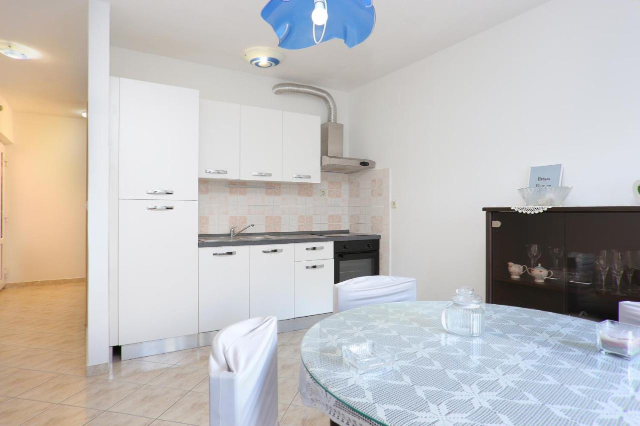 Apartments By The Sea Poljica, Trogir - 19316 Marina Ngoại thất bức ảnh