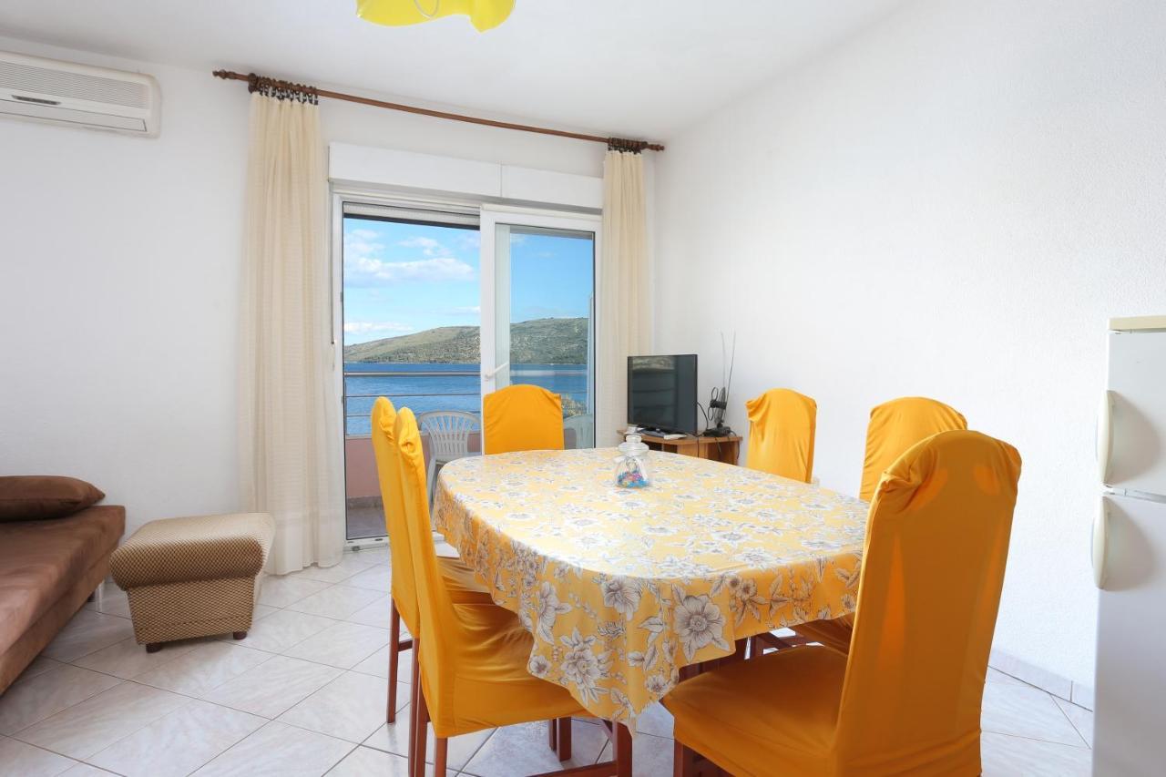 Apartments By The Sea Poljica, Trogir - 19316 Marina Ngoại thất bức ảnh